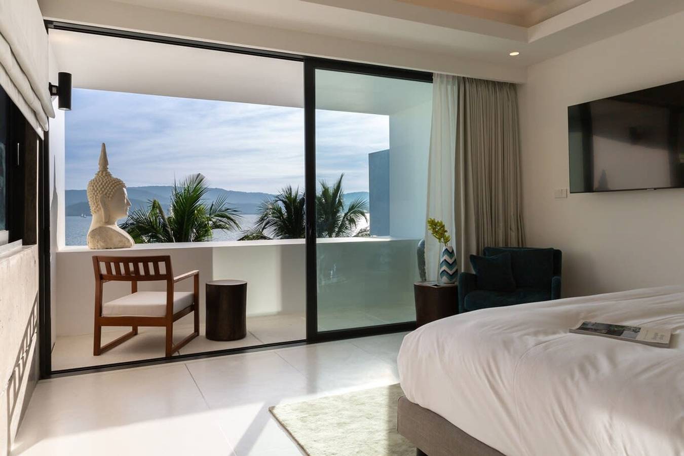 Solaris 3-bedroom Beachfront Villa in Koh Samui in Koh Samui