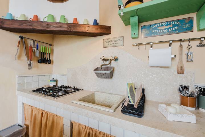 Holiday Home 'Roberta' with Sea View, Terrace, Air Conditioning & Wi-Fi in Granitola Torretta, Campobello di Mazara