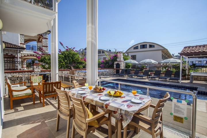 Location de vacances pour 9 personnes, avec piscine et jardin à Fethiye (Muğla) - 2