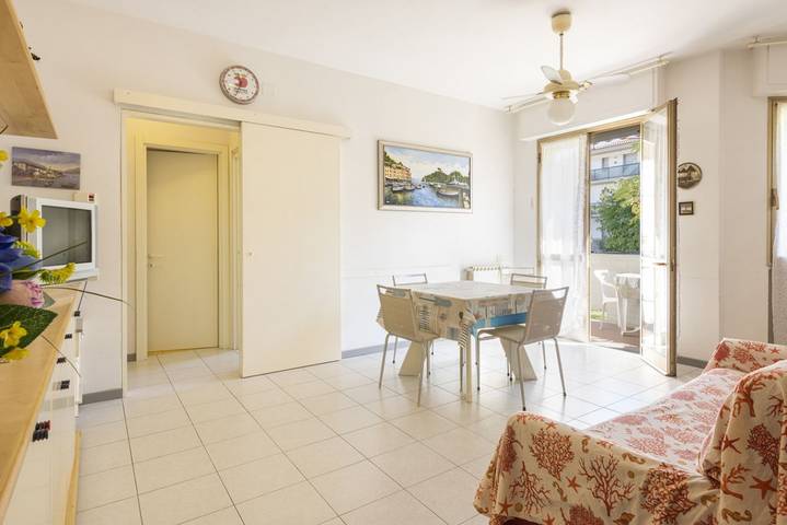 Appartement entier, Appartement de vacances pour 6 personnes avec balcon/terrasse in Marina di Massa, Massa (Italie)