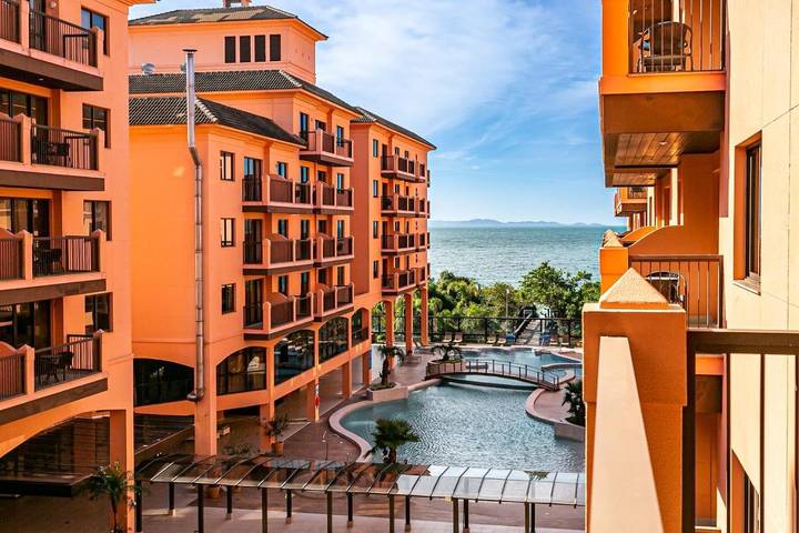 Resort für 5 Personen, mit Terrasse und Sauna sowie Pool und Whirlpool - 1
