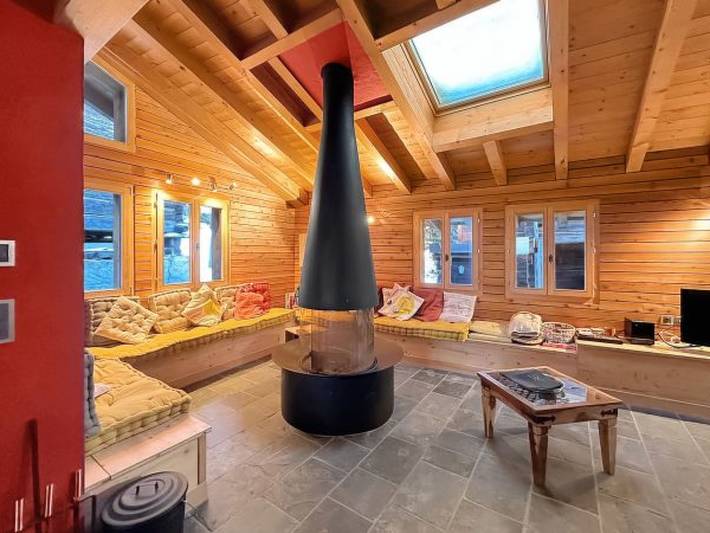 Gîte pour 6 personnes, avec balcon dans Bruson