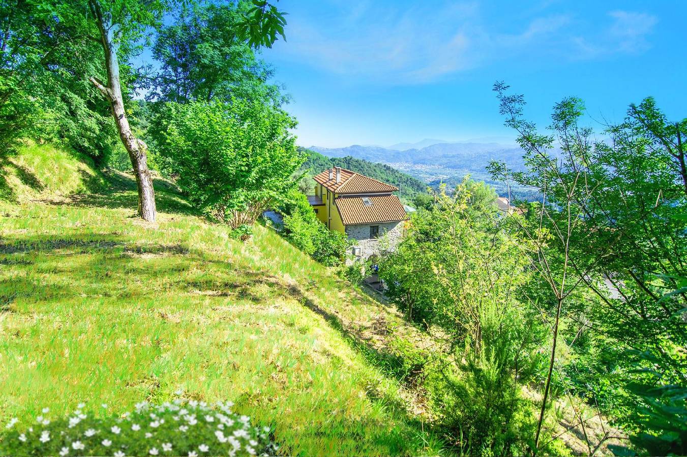 Idyllically situated holiday home with roof terrace in Podenzana, Val di Magra
