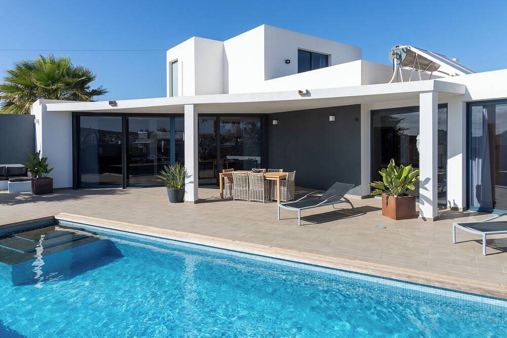 Luxuriöse Villa - beheizter Pool und herrliche Aussicht in der Nähe des Zentrums von Lajares in Lajares, La Oliva