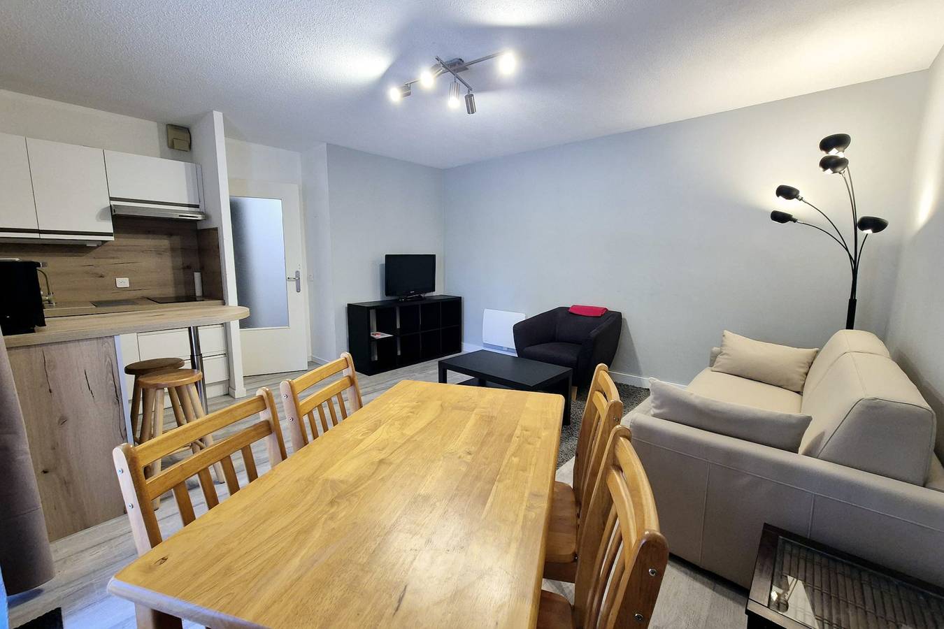 Appartement entier, Charmant appartement au Revard – Idéal pour 4 personnes, au pied des pistes in Le Revard, Les Déserts