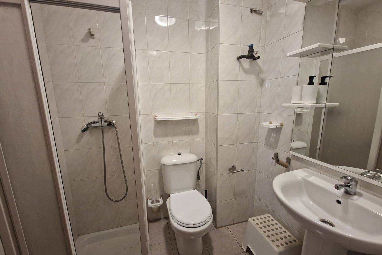 Ganze Wohnung, Charmante 200 m² große Wohnung, nur 2 km vom Strand Playa de Poniente entfernt in Playa del Cervigón (Gijón), Gijón
