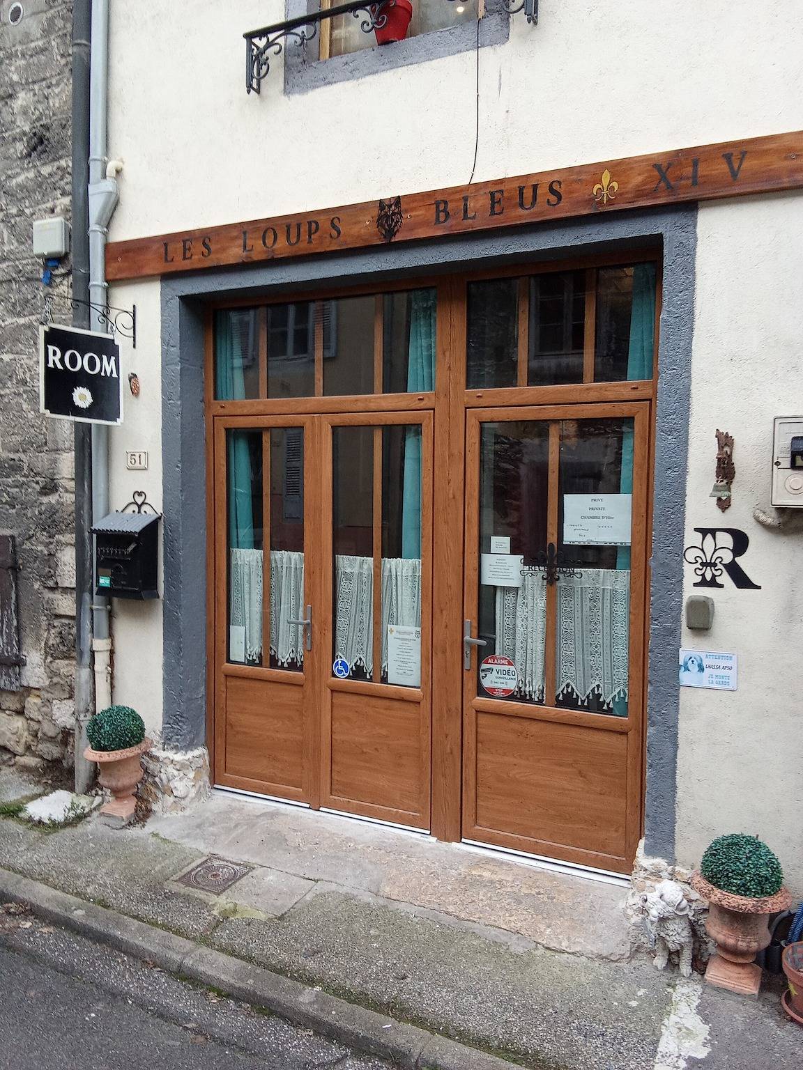 Chambre d’hôtes « Room - Les loups bleus » avec climatisation in Rossillon, Belley