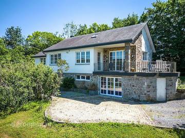 Location de vacances pour 8 personnes, avec terrasse et balcon/terrasse à Rendeux