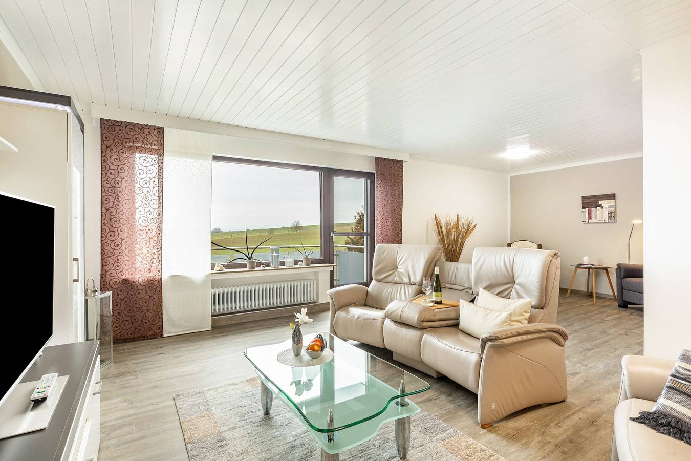 Ganze Wohnung, Ferienwohnung 'Landblick' mit Gemeinschaftsgarten, Balkon und Wi-Fi in Homberg, Schwalm-Eder-Kreis