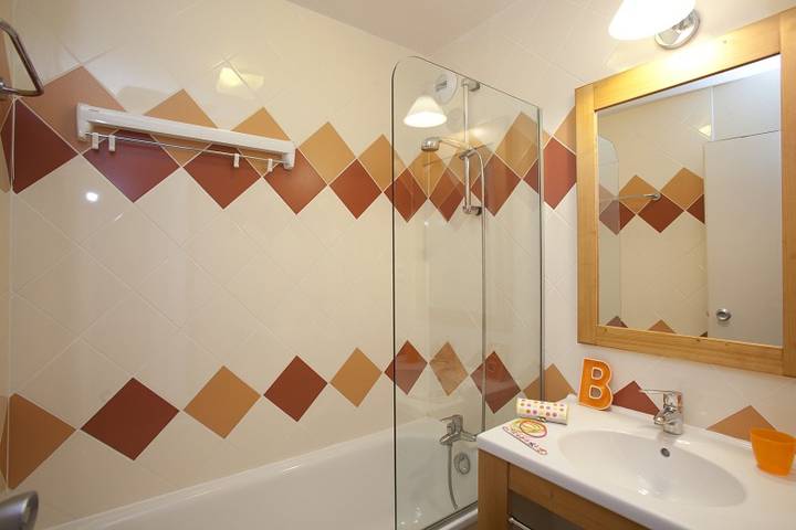 Gîte pour 6 personnes, avec sauna dans Office De Tourisme Les Menuires