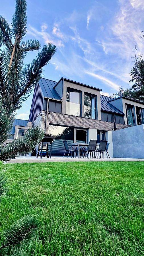Ferienhaus für 8 Personen, mit Garten und Ausblick sowie Terrasse, mit Haustier
