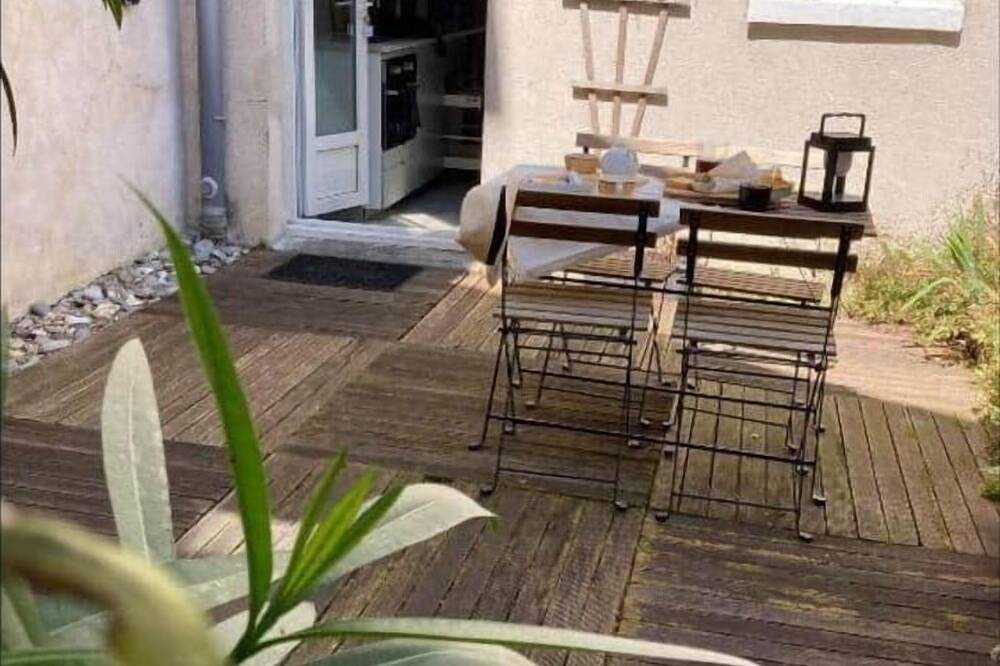 Entire apartment, Charming apartment in the heart of Rueil-Malmaison. in Rueil-Malmaison, Hauts-de-Seine