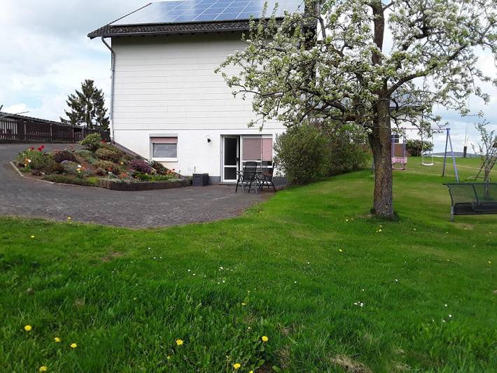 Ferienwohnung für 5 Personen, mit Terrasse und Garten in Weidenbach (Eifel)