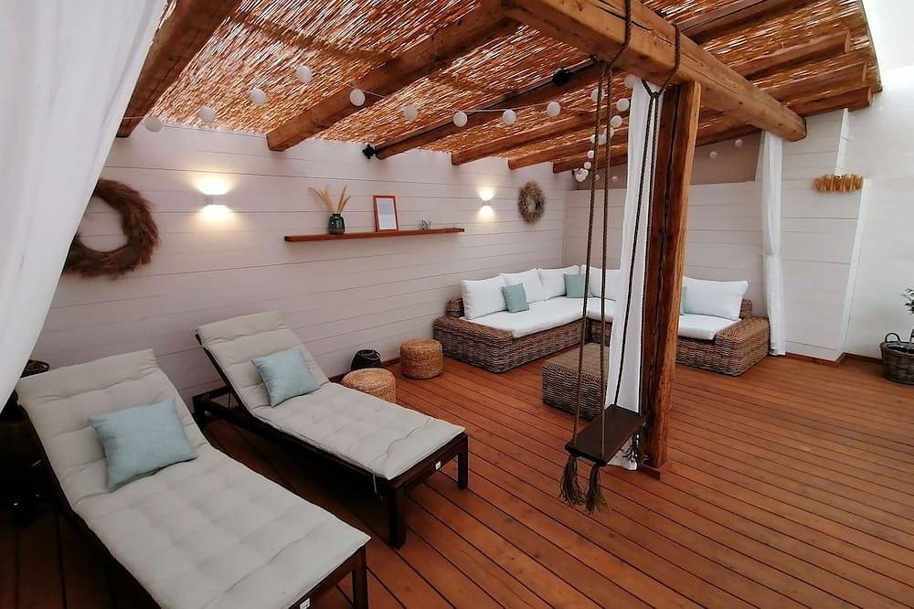 Beautiful vacation home with great outdoor area & whirlpool in Uelversheim, Rhinehesse region
