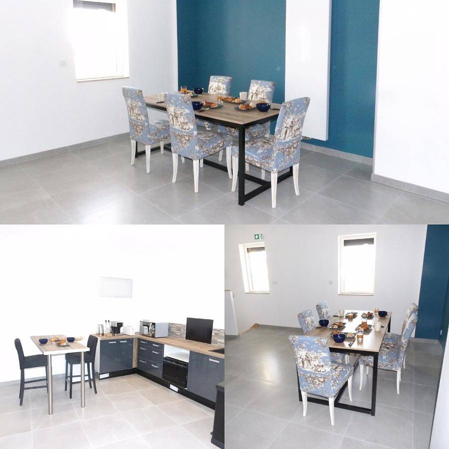 Double Room with Balcony in Reventin-Vaugris, Région de Vienne