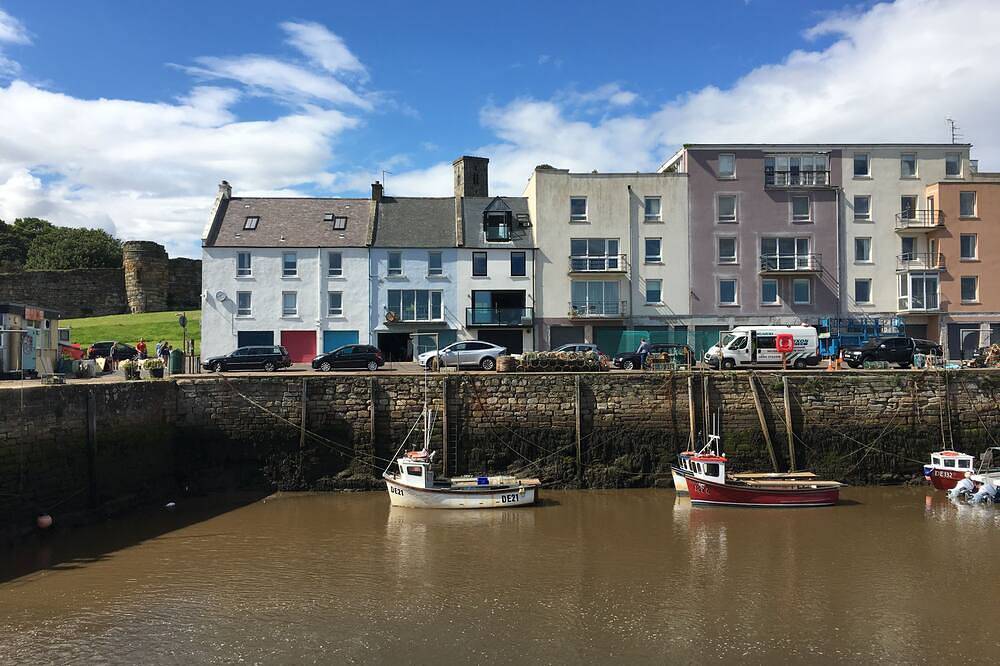 Atemberaubendes Stadthaus mit 3 Schlafzimmern und Blick auf den Hafen von St. Andrews in St Andrews, Region Fife
