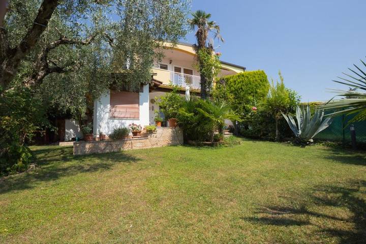 Ferienhaus für 4 Personen, mit Ausblick und Garten sowie Seeblick in Bardolino - 2