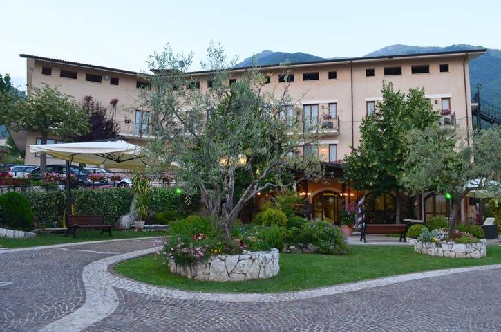 Hôtel pour 2 personnes, avec jardin ainsi que piscine et sauna, animaux acceptés à San Donato Val di Comino - 2