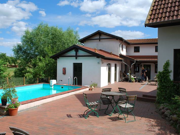 Ferienwohnung für 4 Personen, mit Terrasse und Garten sowie Pool und Sauna in Dargun - 3