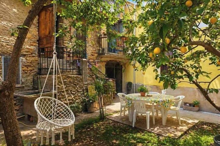 Ferienhaus für 3 Personen, mit Balkon und Garten