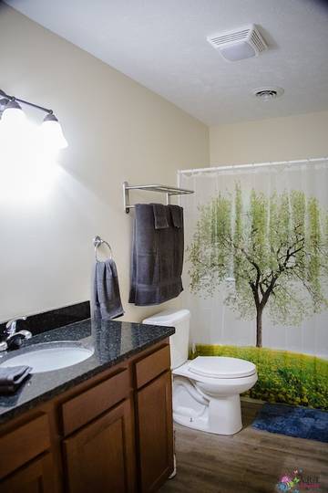 Vacation House for 22 Guests in Geneva-on-the-Lake, Ashtabula County, Picture 1