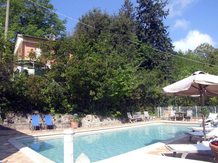 Appartamento per 10 persone, con Terrazza e Giardino nonché Piscina a Sassetta