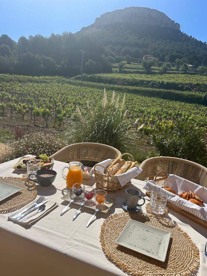 Double Room with Pool View in Cassis, Parc national des Calanques