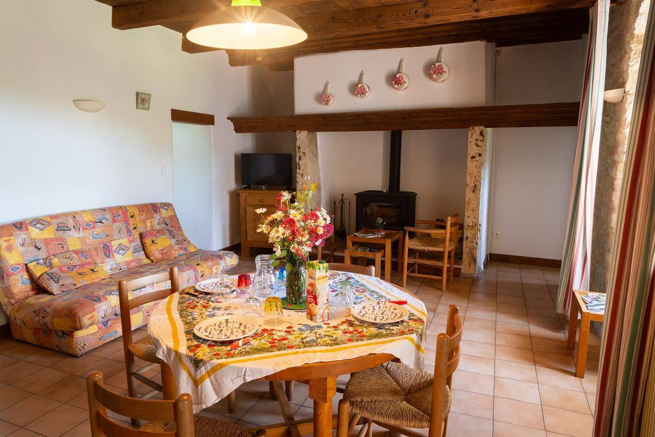 Les Charmes 2/4 personnes du Presbytère in Saint-Georges-de-Lévéjac, Parc national des Cévennes