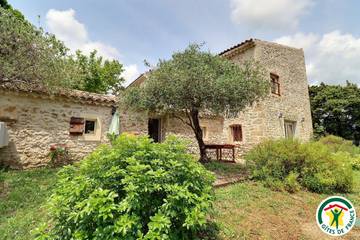 Gîte pour 4 personnes, avec jardin et piscine à Réauville