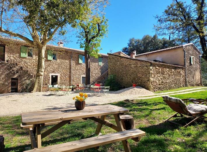 Chambre d’hôte pour 2 personnes, avec jardin, animaux acceptés à Saint-Jean-du-Gard