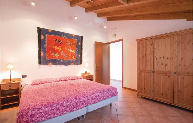 Ganze Ferienwohnung, Appartement mit Seeblick, Terrasse und Pool - 2 km zum Lago Maggiore in Agra, Lago Maggiore (Lombardei)