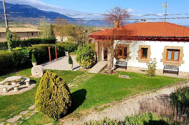 Cottage for 8 people, with garden, with pets - 1