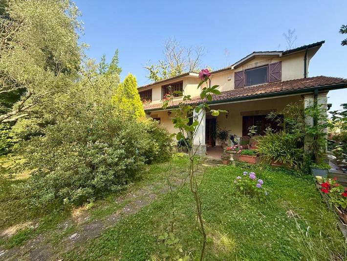 Appartamento per 3 persone, con panorama e giardino, con animali domestici in Bracciano