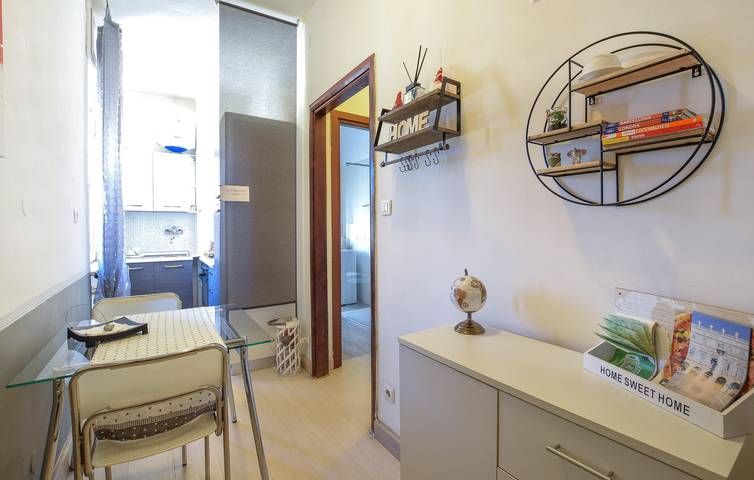 Apartamento vacacional entero, Soleado apartamento con aire acondicionado, cocina y Wi-Fi cerca de Astropizza in Verona, Provincia de Verona