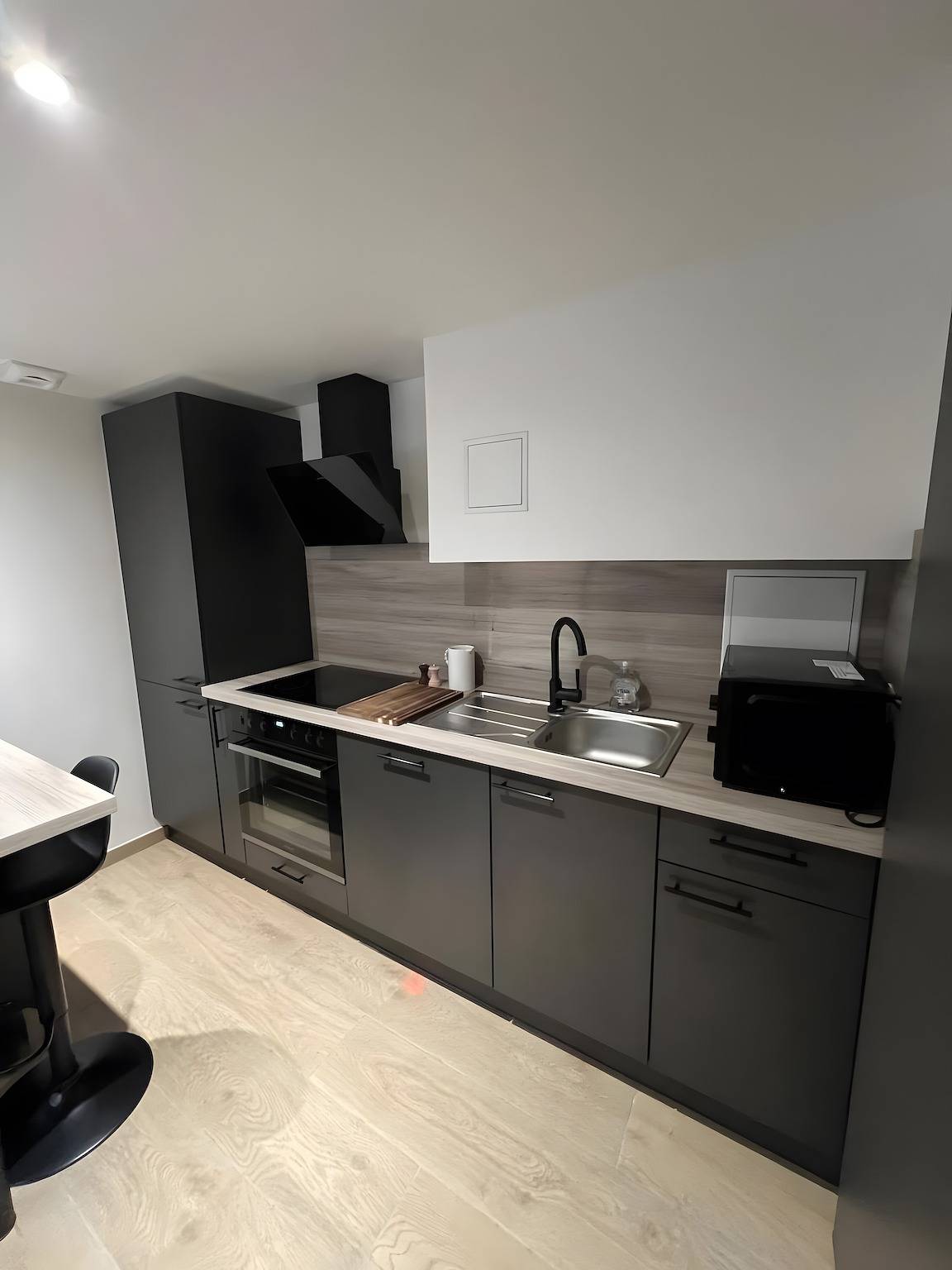 Apartamento entero, Apartamento « L'Échappée » con terraza compartida, Wi-Fi y aire acondicionado in Geispolsheim, Región de Estrasburgo
