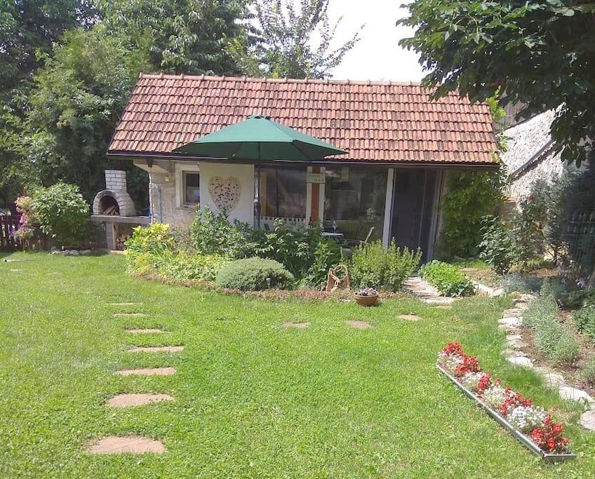 Tiny house with a big heart in Postojna, Innerkrain-Karst