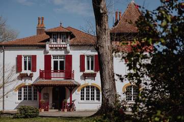 Maison d’hôte pour 2 personnes, avec vue et terrasse ainsi que jardin et piscine à Soustons