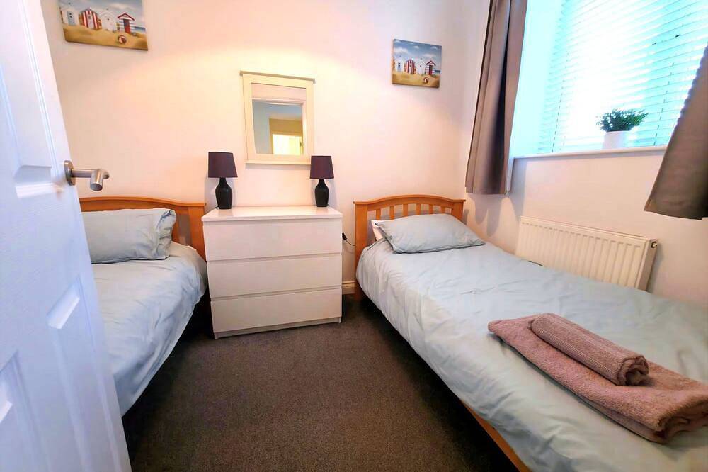 Entire apartment, Spacious 2 bed apartment opposite main beach! in Woolacombe, Devon
