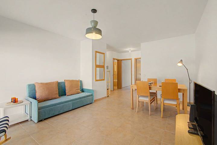 Sunny 2-Bedroom Apartment in a Gated Community with Pool, 5 Minutes from the Beach in Cabanas de Tavira, Conceição e Cabanas de Tavira