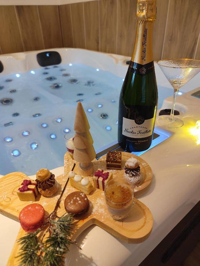 Maison d’hôte pour 2 personnes, avec jacuzzi ainsi que sauna et terrasse à Azur