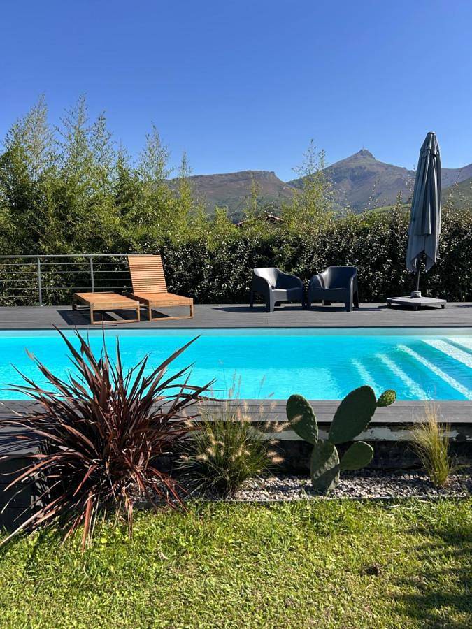 Chambre d’hôte pour 2 personnes, avec terrasse et jardin ainsi que piscine et vue, animaux acceptés à Urrugne - 3
