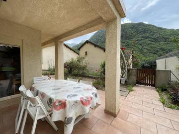 Gîte pour 4 personnes, avec jardin à Orlu