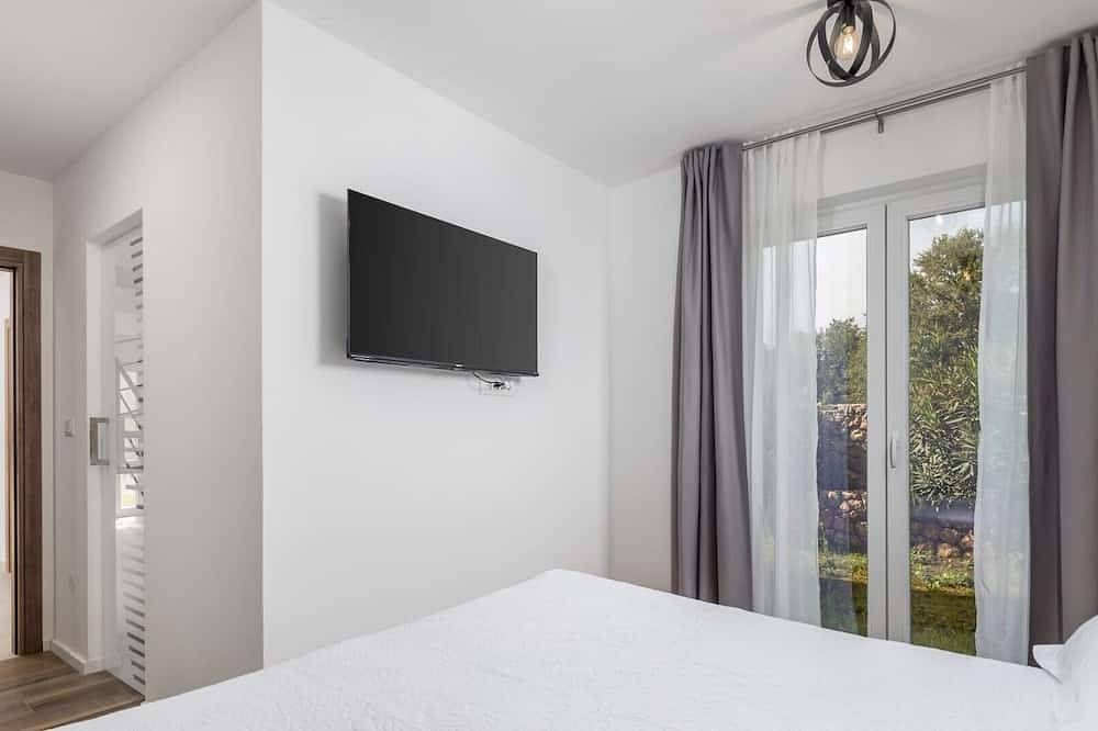 Familienvilla Di mit Pool in Malinska-Dubašnica, Krk