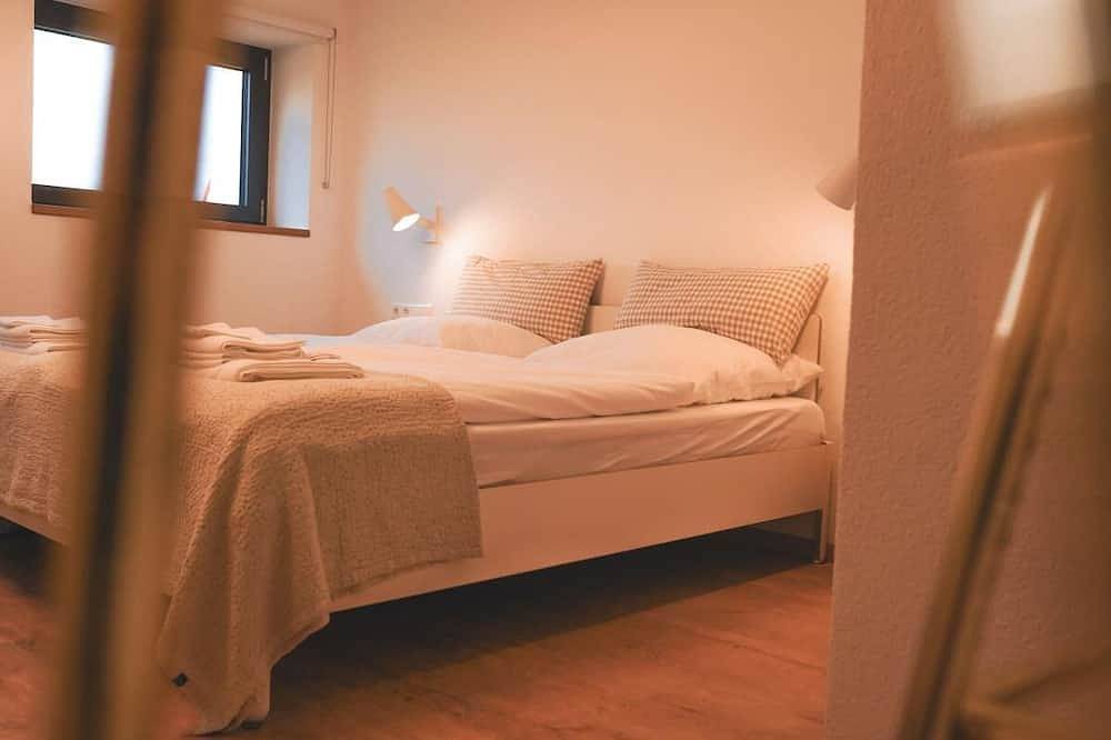 Ebenerdiges Wohnen auf einem Hof in Alleinlage. Weitläufige Felden und Wiesen umgeben Haus Augenweite in Rot am See, Hohenlohe