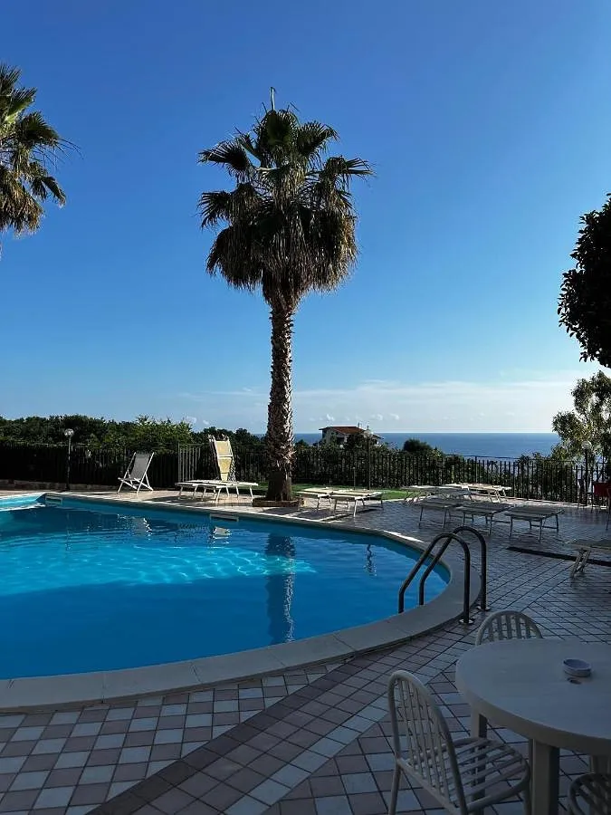 Appartement de vacances pour 5 personnes, avec vue ainsi que piscine et balcon - 1