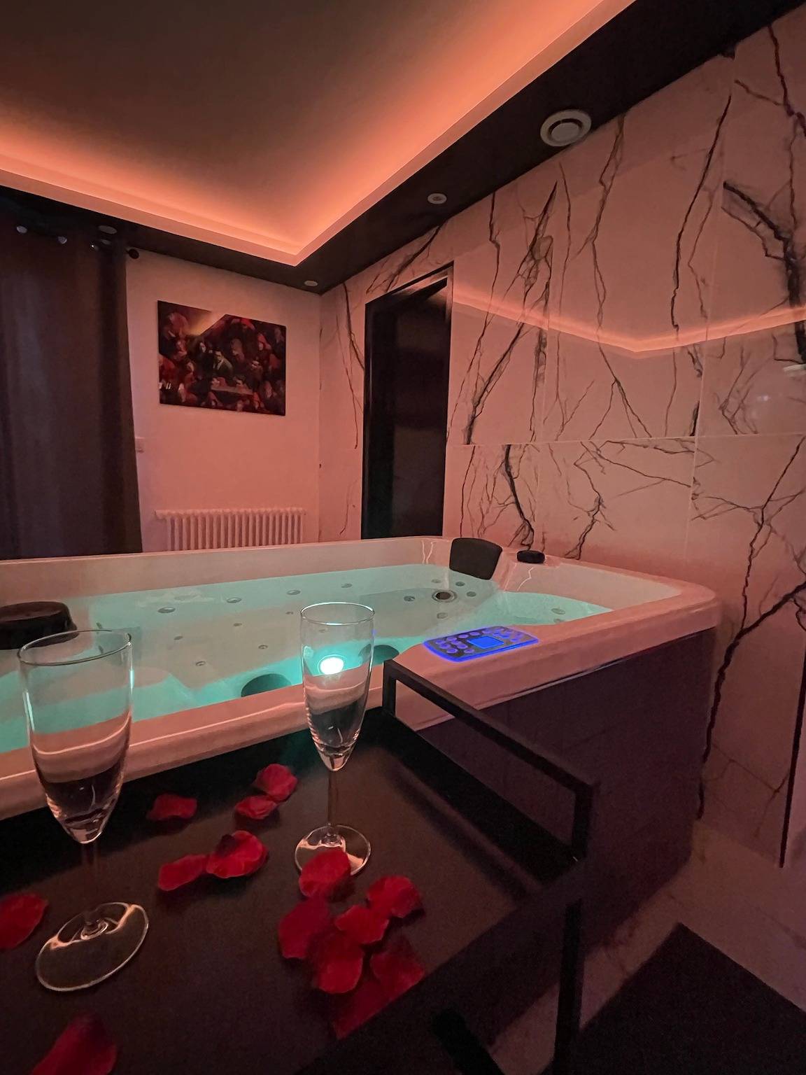 Vakantiehuis 'La Casa De Lové Suite Jacuzzi' met Privétuin en Wi-Fi, foto 11
