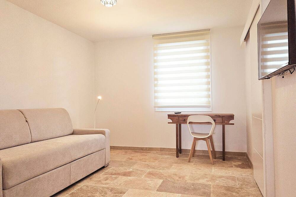 Apartamento entero, L'Oléastre Apartment 80 M2 2 bedrooms with private bathroom 28 m2 each in Pélissanne, Region de Aix-en-Provence