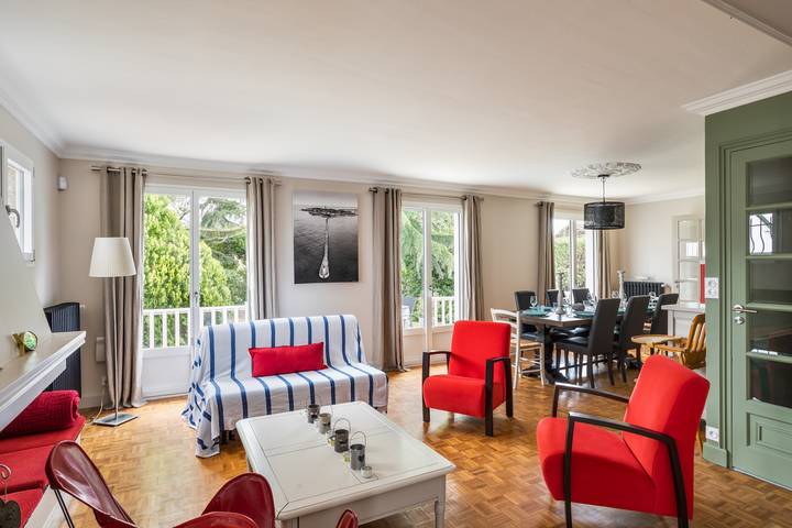 Location de vacances pour 8 personnes, avec terrasse ainsi que piscine et jardin dans Port Briac - 3