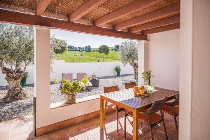 Apartamento para 4 personas, con Balcón y Terraza además de Piscina y Vistas en Pizarra