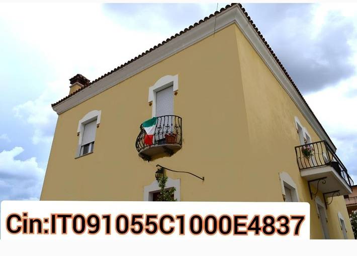 B&b per 2 persone, con Balcone e Terrazza nonché Giardino e Panorama a Oliena